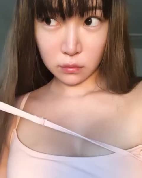 DJ mariennuのインスタグラム：「久々に携帯を壊しました📱💔 新しい写真達が消えてしまって古い物しか残ってなかったので 懐かしいやつ🧸 #携帯クラッシャー #nostalgic #前髪」