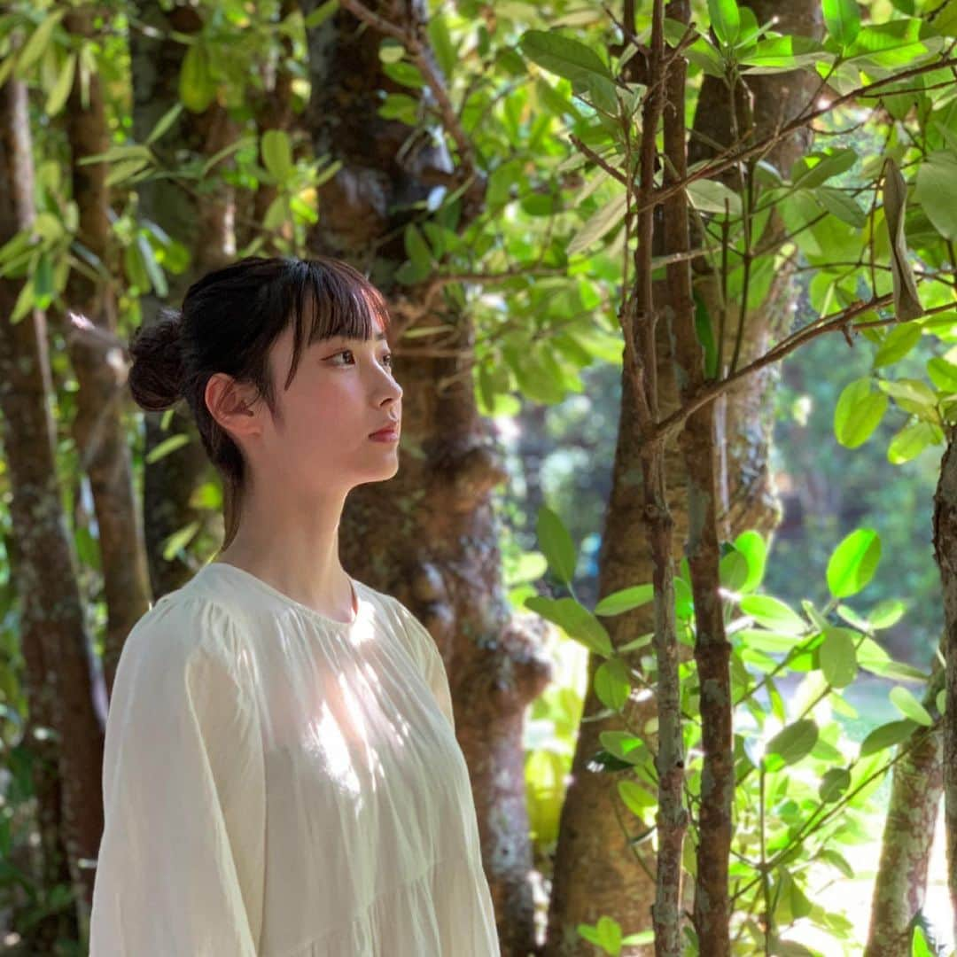 高橋恋子さんのインスタグラム写真 - (高橋恋子Instagram)「🌳🕊‪𓂃 𓈒𓏸◌‬ . . . お姉ちゃんが撮ってくれたあ ! . . .  #お団子   #ワンピース   #自然  #🌳」4月19日 14時32分 - kokko5050