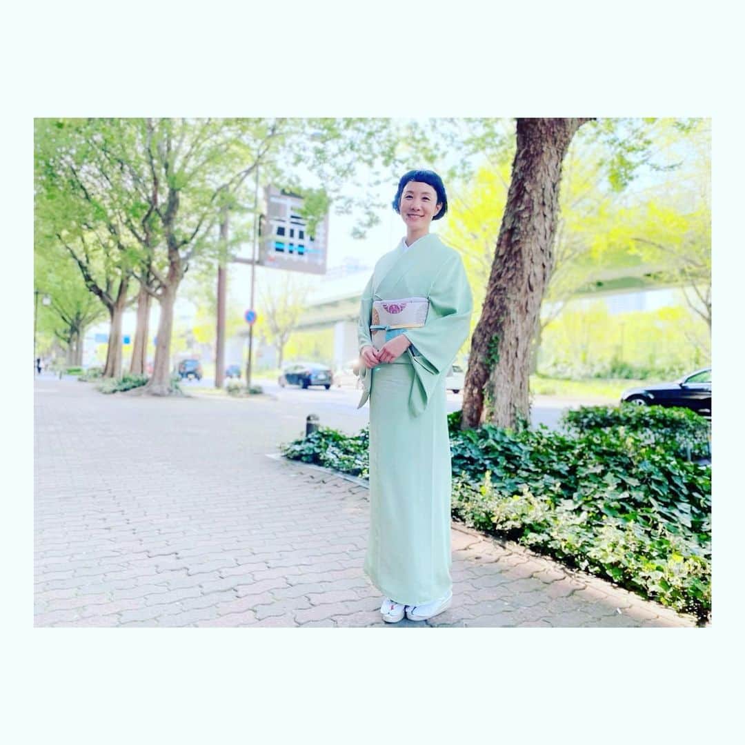 はなさんのインスタグラム写真 - (はなInstagram)「お知らせするのが遅くなりました(● ˃̶͈̀ロ˂̶͈́)੭ꠥ⁾⁾きのう放送のテレビ愛知「サンデージャーナル」に出演させていただきました！今回は愛知県西尾市の美味しい抹茶の話題をお届け(๑˃̵ᴗ˂̵)番組でも西尾の美味しい抹茶をいただきましたよ(๑･̑◡･̑๑)最後に出演者の日本茶の伝道師ブレケル・オスカルさんと、いとうまい子さんと記念撮影。いとうさん、子供の頃から観ていますがまったく変わってなくて、隣でジロジロしちゃいました(΄◉◞౪◟◉｀) そして、今回はコバヤシクミさんに着物のスタイリングと着付けをお願いしました！帯の柄は「有職（ゆうそく）文様」の一つで、平安時代の貴族が好んで身につけていた柄だそう。カラフルな装いで気持も晴れやかに(⁎⁍̴̆Ɛ⁍̴̆⁎) ヘアメイクは福沢京子さんでした✌︎('ω')✌︎ #テレビ愛知 #サンデージャーナル」4月19日 15時28分 - hanalovestaco