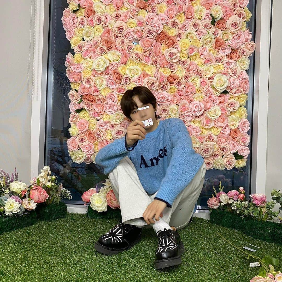 ショウタロウ（大﨑将太郎）のインスタグラム：「💐」