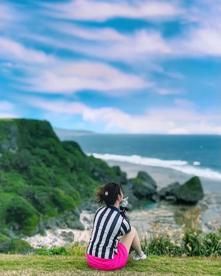 のインスタグラム：「. ※過去pic . 台風並みの強風だった初サザンリンクス🤣 名物の海越えはなんとかクリアできた✨ . . #instagolf #golfstagram #ゴルフ #ゴルフ女子 #ゴルフバカ #ゴルフコーディネート #오키나와 #오키나와골프 #沖縄 #沖縄ゴルフ #サザンリンクス  #パーリーゲイツ #パーリーゲイツ女子  #ニューバランスゴルフ #サザンリンクスゴルフクラブ  #ゴルフ好きな人と繋がりたい  #pearlygates #jackbunny  #callaway #newbalancegolf  #골프 #골프여자 #골프좋아 #골프스타그램  #오오티디 #옷스타그램 #일본여자 #일본모델  #japanesegirls #golfgirl」