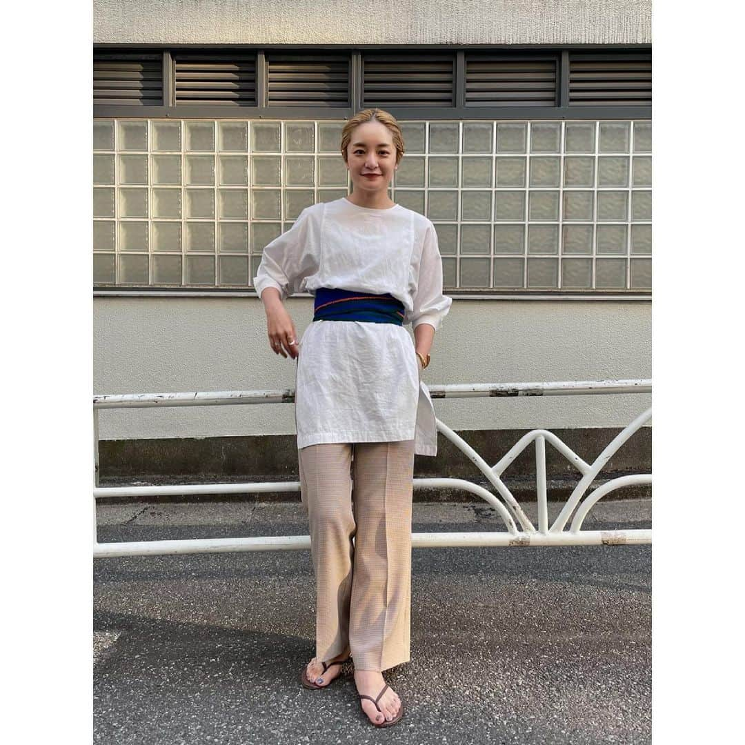 川島幸恵さんのインスタグラム写真 - (川島幸恵Instagram)「💛💛💛﻿ ﻿ 入荷前から楽しみにしていた、程よいフレア感がお気に入りのチェックパンツ。﻿ ﻿ シワになりにくいし、履き心地も最高です✊﻿ ﻿ 今週はサンダル週間でいけそう🥳🥳🥳﻿ ﻿ ﻿ #SHENERY_official﻿ #pants #SHENERY﻿ #belt #vintage #mexico﻿ #sandals #tkees﻿ #check #checkpants﻿ #fashion #styling﻿」4月19日 20時19分 - sachie118