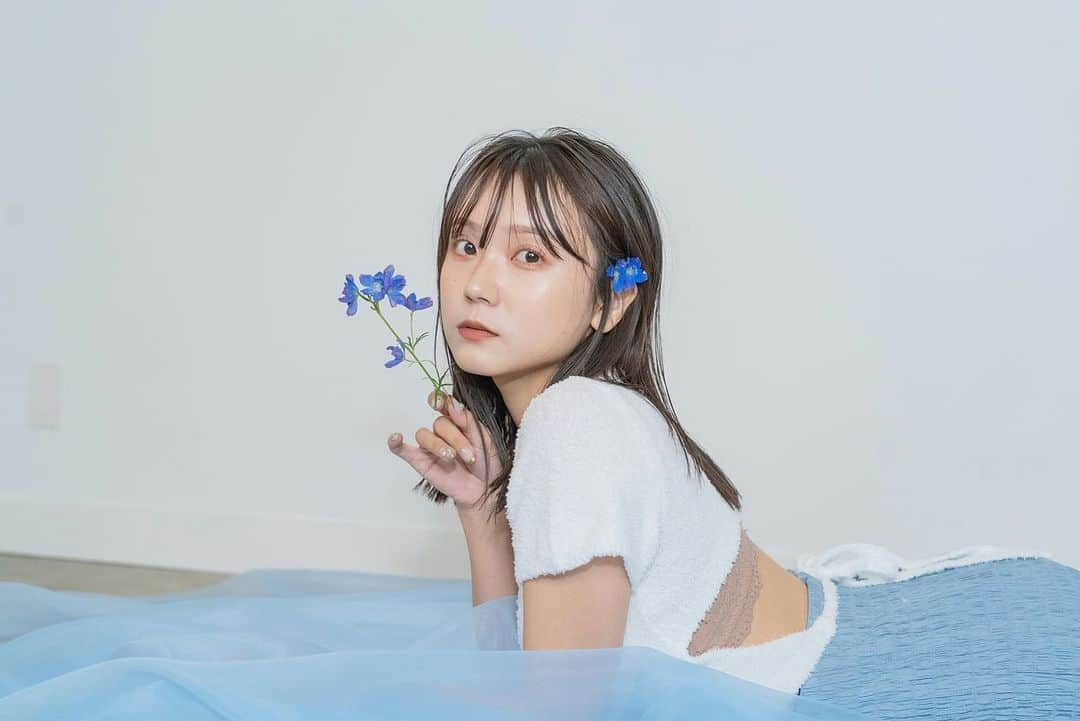 小瀬黎奈さんのインスタグラム写真 - (小瀬黎奈Instagram)「🛁🪞💠🌧🧊🌼💙」4月19日 20時50分 - 922_reina