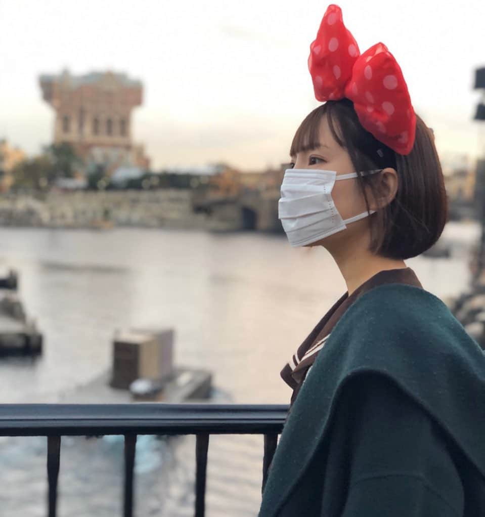 丸の内OLレイナ（美容）さんのインスタグラム写真 - (丸の内OLレイナ（美容）Instagram)「マスクをダブルタップしたら スカートの中が見えるよ😏？  #誰かに見せたい風景 #ごめん三回押してみて」4月19日 21時18分 - reinapanty2