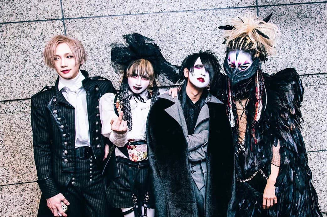 のインスタグラム：「キズ  結成して４年が経ちました 2021.0418  国際フォーラムC 「仇」  ありがと。」