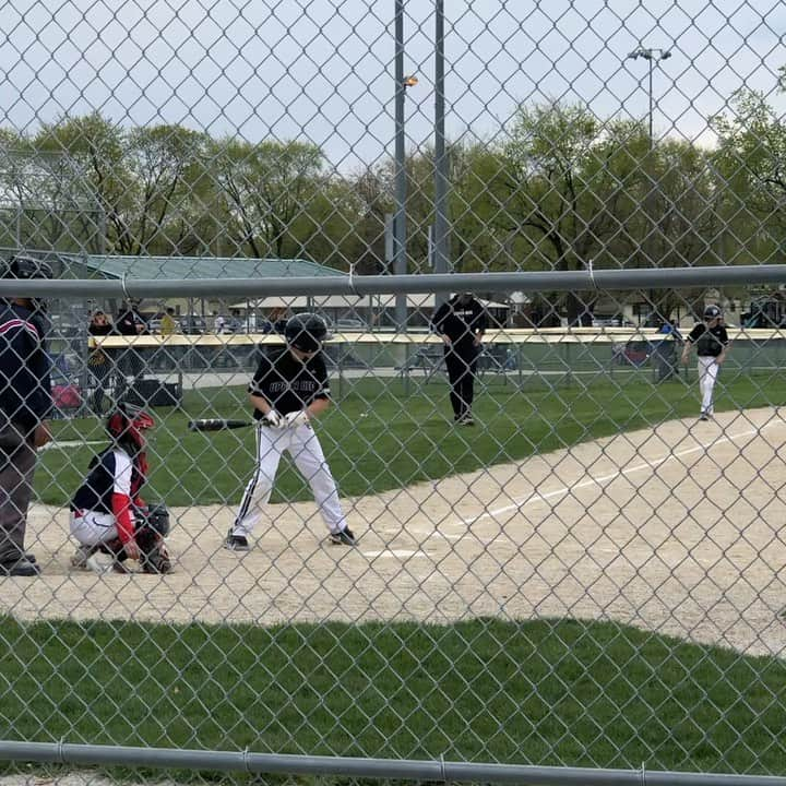 ブライアン・バリントンのインスタグラム：「Jack with the Sunday afternoon walk off knock to win our first tournament of the year. Fun dad moments!」