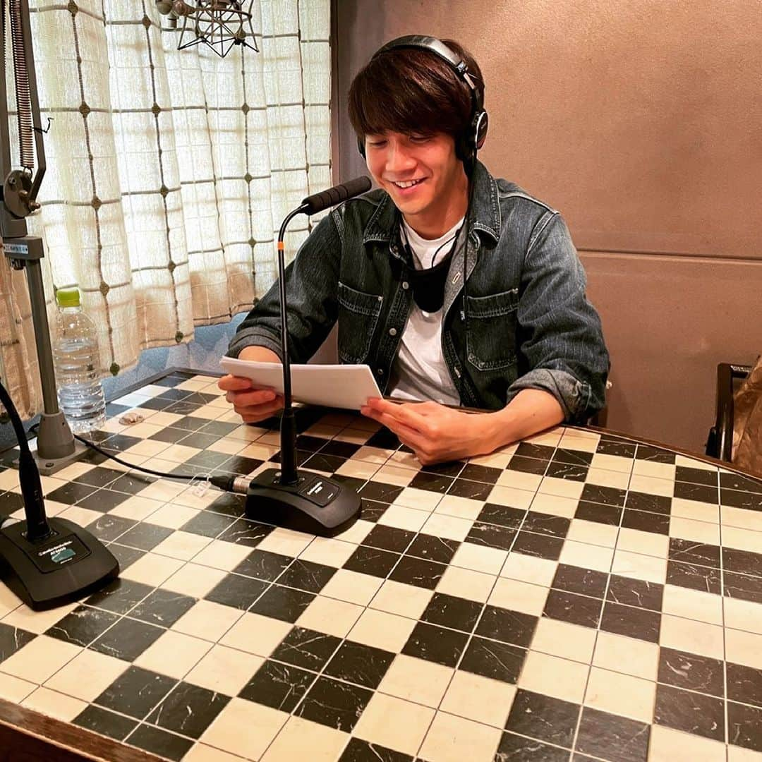 中澤卓也さんのインスタグラム写真 - (中澤卓也Instagram)「今日は東海ラジオでのレギュラー番組📻 「中澤卓也のミッドナイトピットイン」収録でした〜🙆‍♂️✨ 番組宛に楽しいメッセージやお便り、ありがとうございました🤤 radikoを使えば全国どこからでも、好きな時間に番組が楽しめますよ〜👍  #東海ラジオ #レギュラー番組 #中澤卓也のミッドナイトピットイン #日本クラウン #約束 #中澤卓也」4月19日 22時49分 - takuya_nakazawa.118