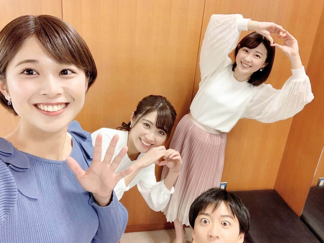 TBS「はやドキ！」さんのインスタグラム写真 - (TBS「はやドキ！」Instagram)「先週はマスターズでお休みだったので、 2週間ぶりの月曜メンバーでした😊 その間に、大学生のりさちゃんは春休みが明けて、授業が始まったそうです✏️  4月は新生活の季節ですね！  若林  ※撮影の時のみマスクを外しています  #月曜日 #山本匠晃 #若林有子 #山本里咲 #アナウンサー #久保井朝美 #気象予報士 #はやドキ #tbs」4月20日 1時05分 - tbs_hayadoki