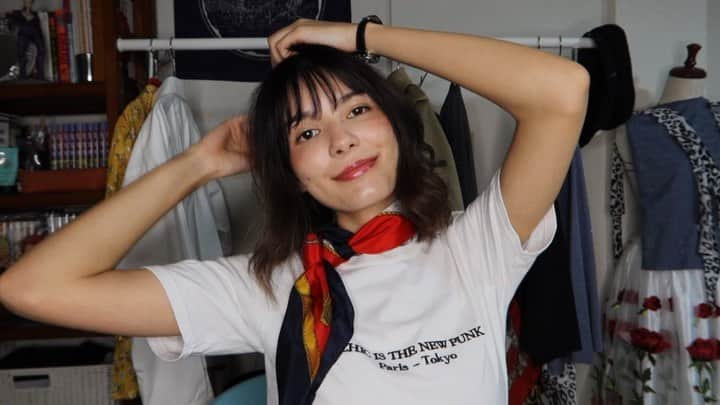 ケリーアンのインスタグラム：「YouTube Vlog Vintage scarf into a Tango skirt 💃🏻 ✨Coming this Friday 12:00PM (JPN)✨  街ぶらVlog & HOW TOの動画💃🏻今週金曜お昼12時にUP予定✨ 今のうちにチャンネル登録よろぴこ➡️Type in " Chitchat with Kelly " on YouTube or click on my YouTube stores highlights!  Music ♪ by @fkncoffee」