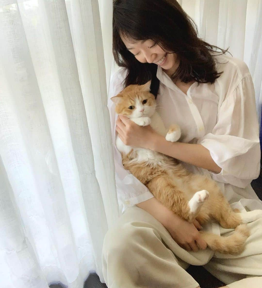 松島花さんのインスタグラム写真 - (松島花Instagram)「: "BIOLOGIC PHILOSOPHY"の 洋服を着てごろりんと🐈💚 : 銀座ロフトで本日4月20日(火)から 開催される"GREEN JOURNEY"にて "BIOLOGIC PHILOSOPHY"初のポップ アップストアが開催されるそうです💛 雑貨を通して地球や環境のことを考える、 サステナブルをコンセプトとした企画💙 : "GREEN JOURNEY"銀座ロフト "BIOLOGIC PHILOSOPHY" ポップアップストア 期間：2021年4月20日(火)～5月13日(木) 会場：銀座ロフト4階生活雑貨売場 営業時間 : 午前11時～午後８時 #biologicphilosophy #greenjourney #ビオロジックフィロソフィ #ポップアップストア #銀座ロフト」4月20日 10時10分 - hana_matsushima_official