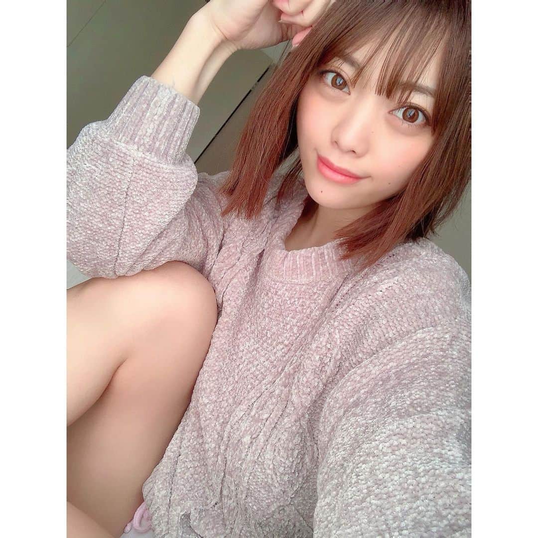のインスタグラム：「おっぱよ  #お腹いっぱいだと戦はできない #と思うのです  #japanesegirl #gravure #sexy #asiansexy  #asiangirls #大胸 #下着 #sexyhot #selfie #girlsday #内衣 #粉我 #portrait #泳衣 #日本」