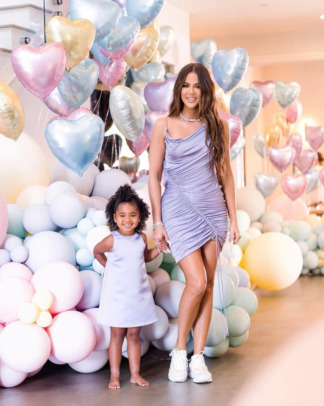 クロエ・カーダシアンさんのインスタグラム写真 - (クロエ・カーダシアンInstagram)「💜」4月20日 11時03分 - khloekardashian