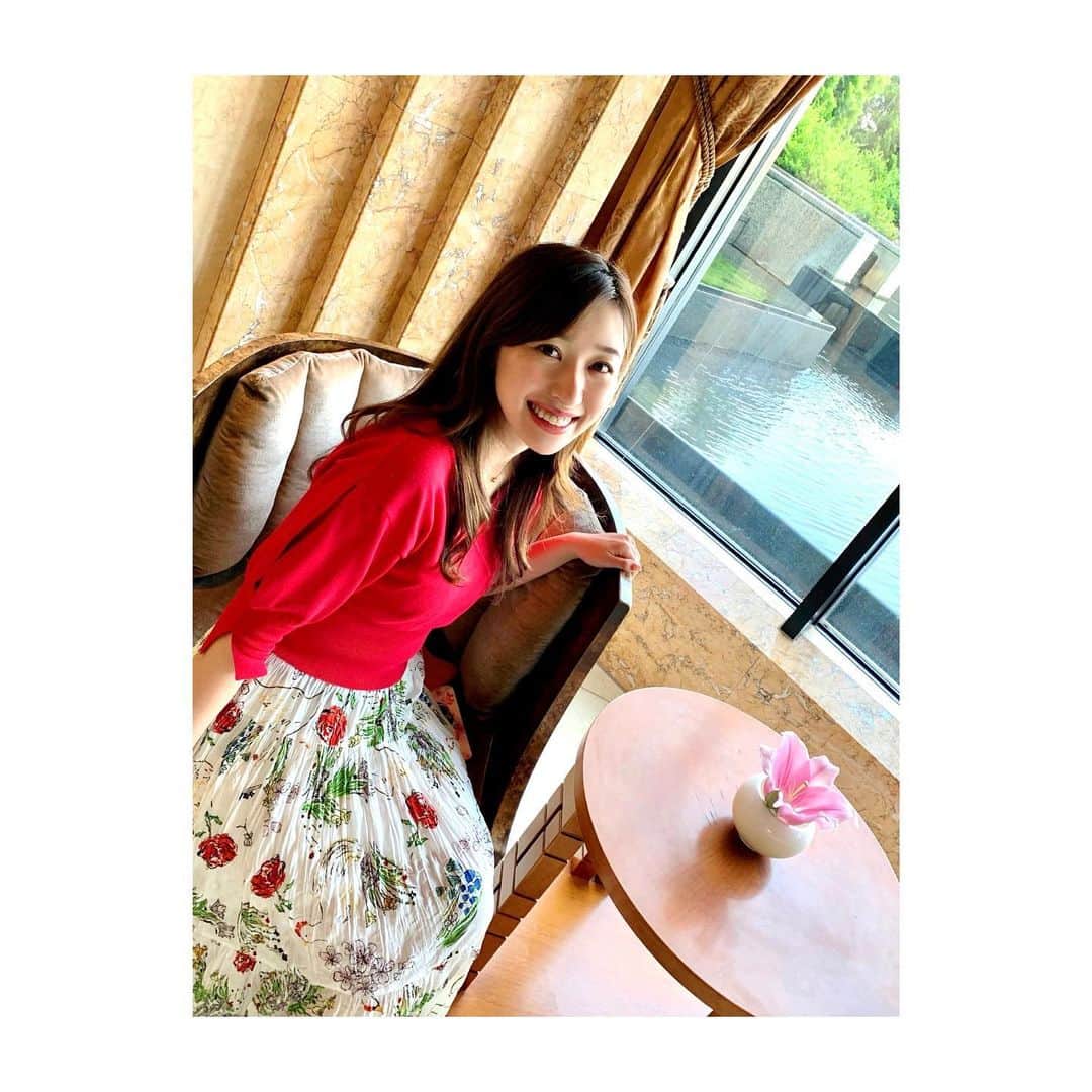 楠紗友里のインスタグラム：「* お仕事前に… 素敵な時間を過ごしました🥰 お花の香りに包まれて、幸せ❣️  #東京ベイコート倶楽部 #instadaily」