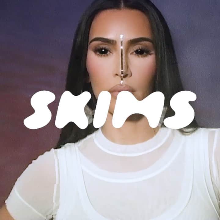 のインスタグラム：「@kimkardashian 🕊😍 • @skims by #sitabellan • edit @steelostyleltd」