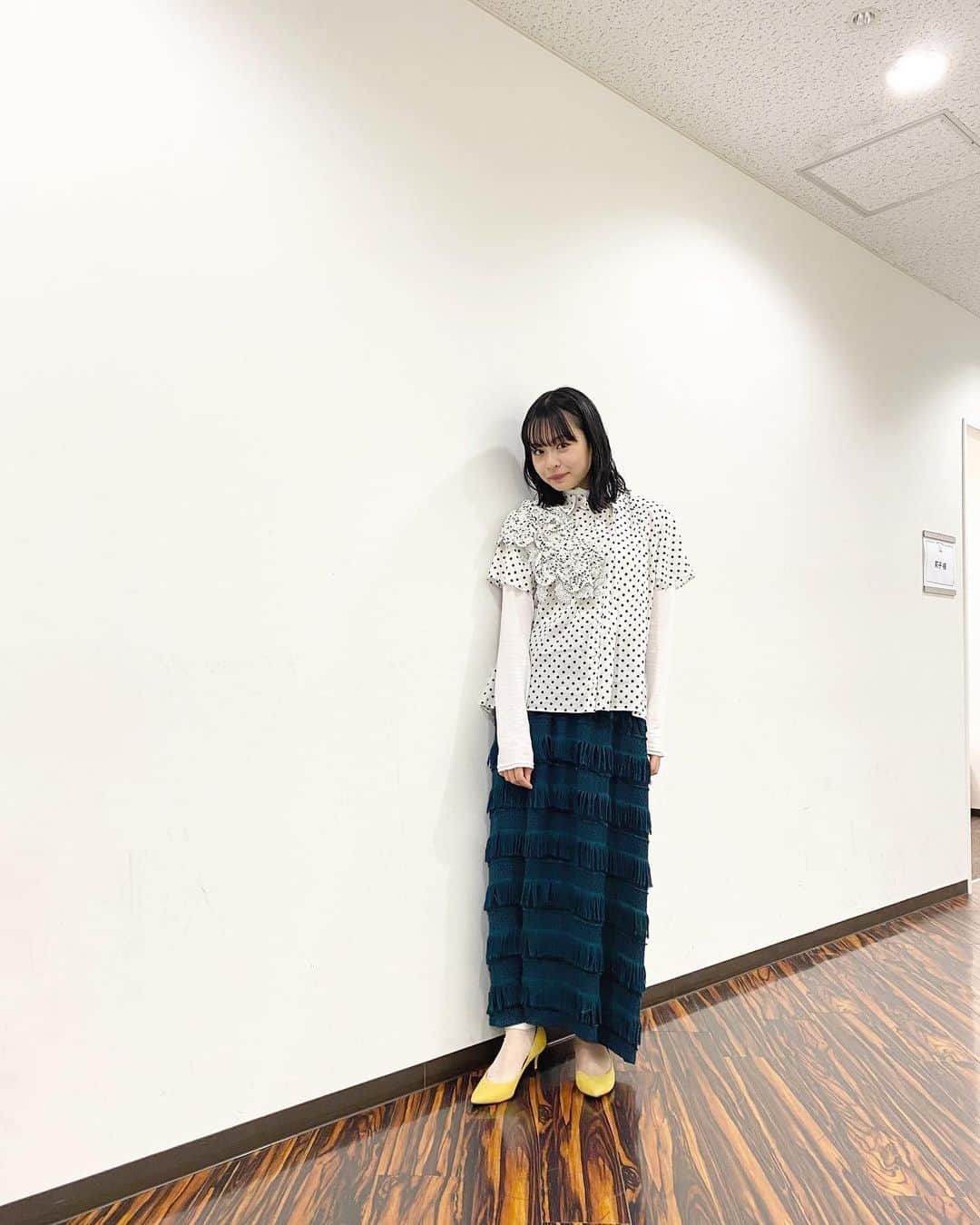 莉子さんのインスタグラム写真 - (莉子Instagram)「恋ステ1.2お衣装全身です💎」4月20日 22時59分 - riko_riko1204
