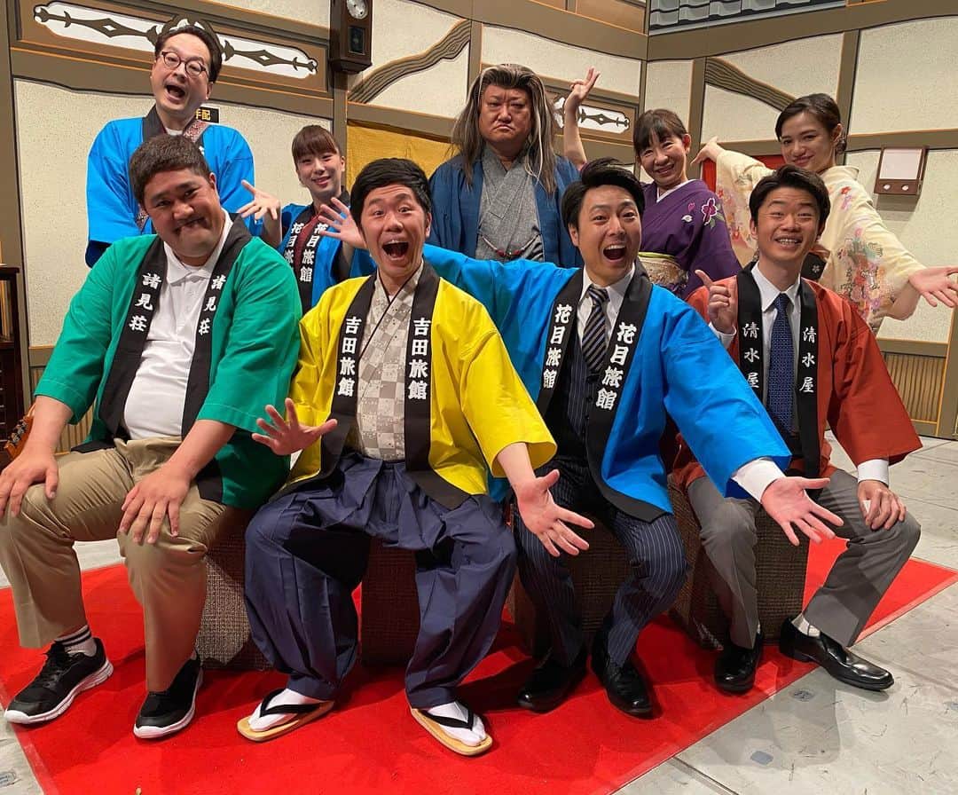 吉本新喜劇のインスタグラム：「今週のなんばグランド花月は、信濃岳夫リーダー週です🌷🌷4リーダー揃い踏み🐴🎣🍳感染予防対策もバッチリ👌 #信濃岳夫 #清水けんじ #吉田裕 #諸見里大介 #なんばグランド花月」