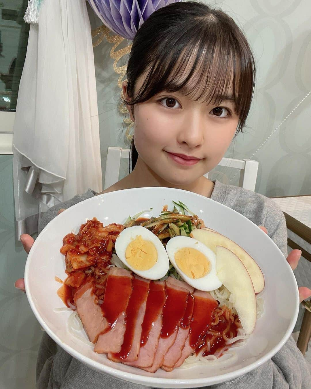 りりさんのインスタグラム写真 - (りりInstagram)「ビビン冷麺作ってみた💜💜  そんなーに辛くなくて美味しかった🥰🥰  また食べたい.ᐟ.ᐟ.ᐟ.ᐟ  #showroom #おりりroom #jmix #ジェイミックス #model #モデル #jc3 #りり」4月20日 22時11分 - riiiiiriiii0308