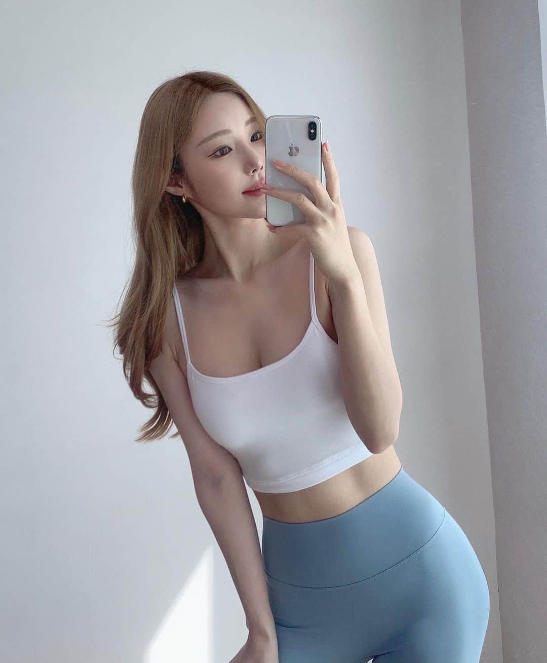 BodyON Koreaさんのインスタグラム写真 - (BodyON KoreaInstagram)「🔥생각과 삶이 멋진 #운동 피플들을 바디온코리아는 응원합니다! | | @wona.___.a 👍😎💕 | | 🍀자신 or 주변 지인 중에 짐패션 핫피플 계시면 DM 보내주세요📩 | | #diet #trainer #필라테스 #fit #girl #selfie #model #abs #운동복 #셀피 #일상 #거울샷#instagood #브라탑 #healthy #눈바디 #fitness #얼짱 #몸짱 #body #몸스타그램 #바디스타그램 #모델#국내여행 #다이어터 #헬스 #여행에미치다 #pilates」4月20日 22時17分 - bodyonkorea