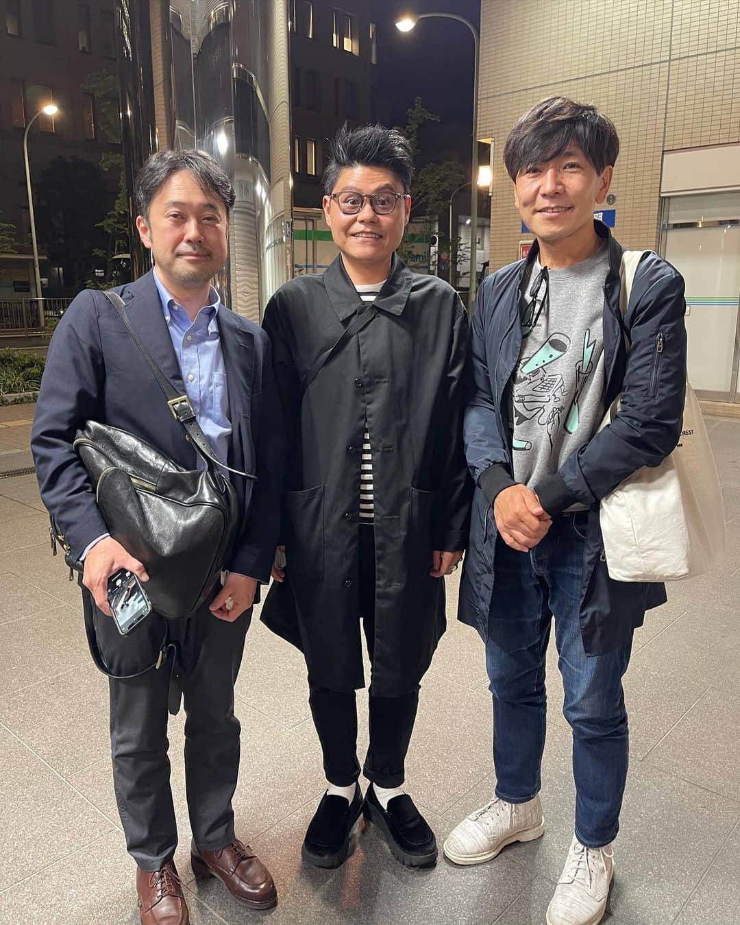 のインスタグラム：「広島の同級生3人。  1986年スケボーチームKotobuki Boys、1988年にバンドFAKE CHILDREN。  ミツ、だい、カイサク、たー、ハノーバー公園、なおちゃん、ロクスタえっちゃん、並木通り、八戒、ヤスくん、そしてモッちゃん、セイジさんの話などを。」