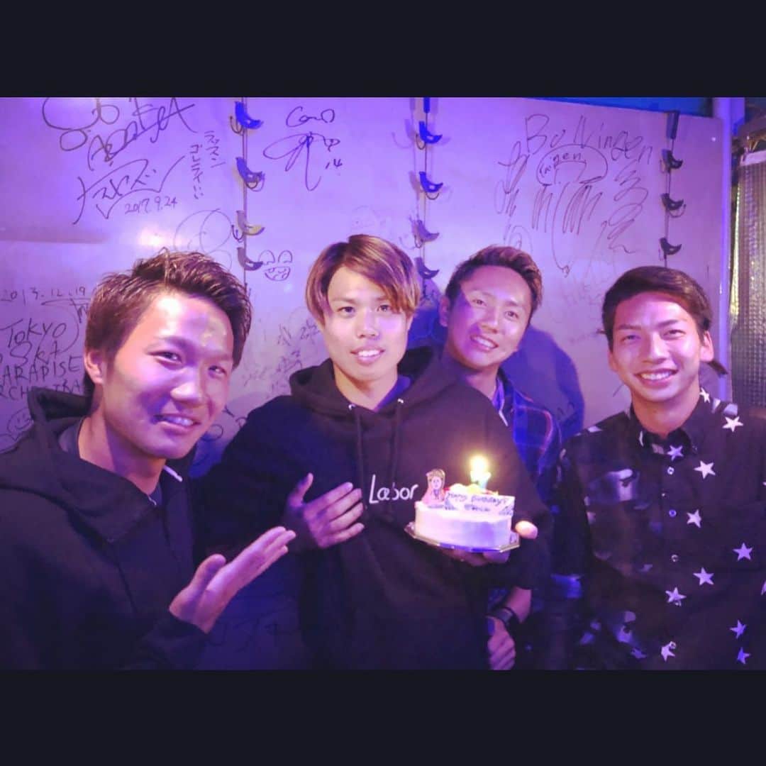 野上結貴のインスタグラム：「またこうやって集まれますように。  #0420#誕生日#30#三十路#アラサー#はやいなあ#まだまだ#頑張ります#今を全力#継続は力なり#サンフレッチェ広島#ファミリー#ベガルタ仙台#名古屋グランパス」