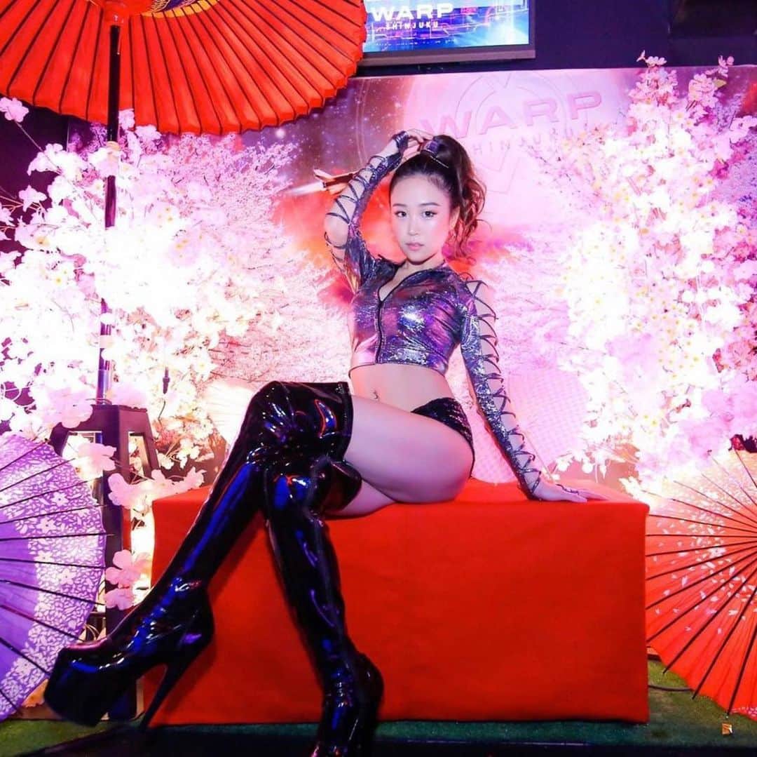 CYBERJAPAN Staffのインスタグラム：「初舞台が今週スタートする @cjd_haruka より:  投稿出来なかった1年前。WARP新宿の桜🌸  たやのりょう一座　第7回公演 一座人情劇場 「あゝ涙乃橋商店街」 本日、無事小屋入りを迎えます🌸  明日4月21日〜28日浅草の木馬亭にて 心よりお待ちしております☺️🌸  ⚫︎公演スケジュール 4月21日　19:00 22日　19:00 23日　19:00 24日　13:00/18:00 25日　13:00/18:00 26日　19:00 27日　14:00/19:00 28日　14:00 ※受付時間、開場時間ともに開演の４５分前です。  ▶︎ https://s.confetti-web.com/detail.php?tid=60622& 📍リンクはストーリーにあります  #cyberjapan #cjd #bazooka  #サイバージャパン #サイバージャパンダンサーズ」
