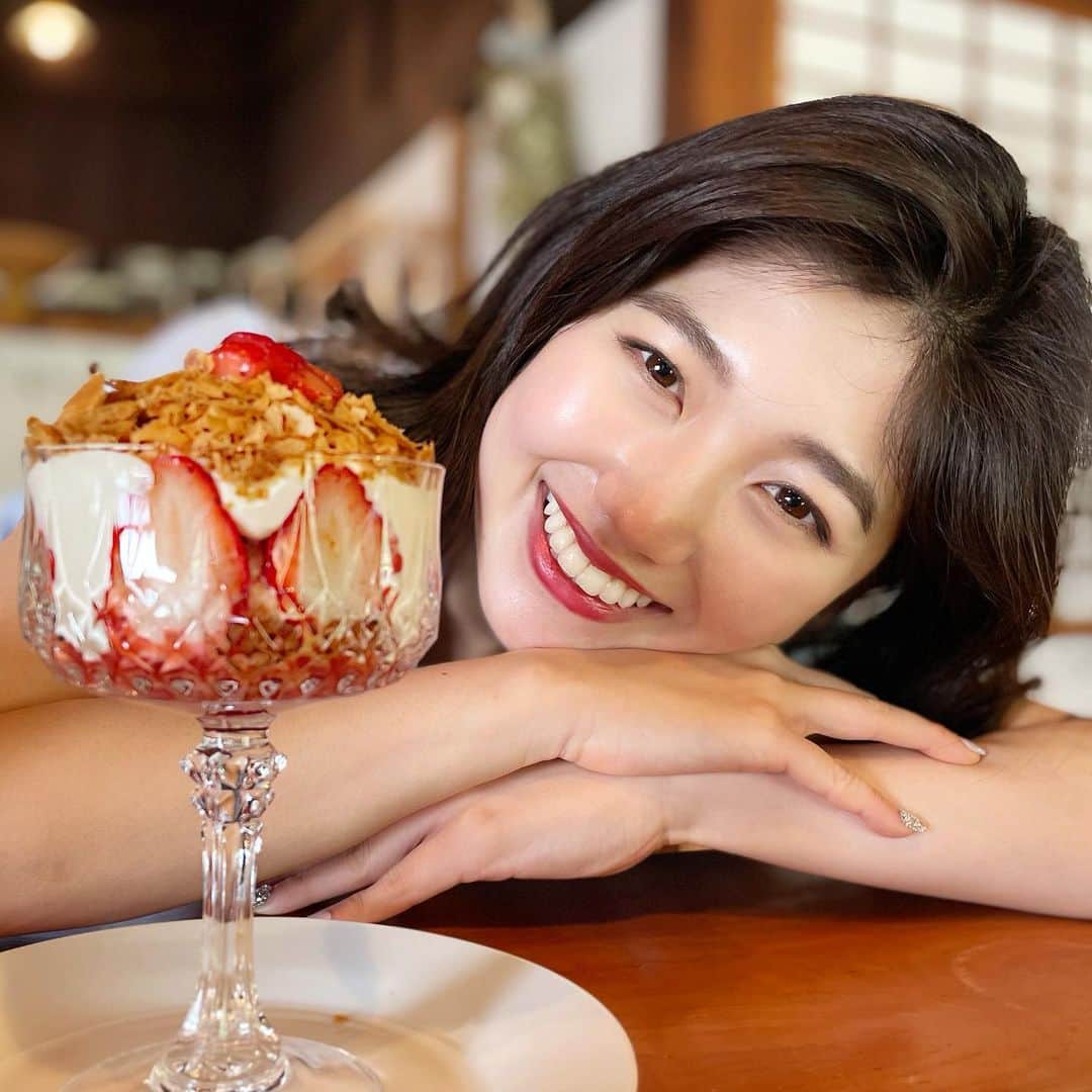 のインスタグラム：「至福🍓 #desserttime #鹿児島カフェ #グラスミルフィーユ」