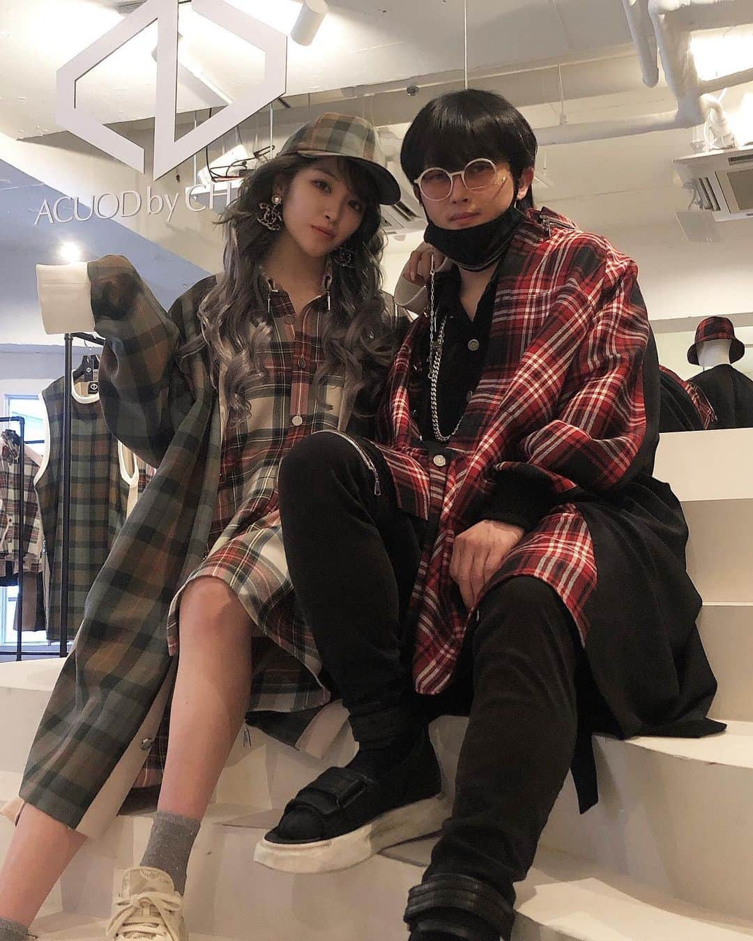 玉川来夢のインスタグラム：「Chanuさん @i_chanu_m_acuod のアパレルブランド ACUOD @acuodbychanu の展示会に行ってきましたぁぁぁ🖤 可愛いお洋服沢山オーダーしちゃった😊♡ 届くの楽しみ〜 秋服〜🍁 #acuodbychanu #acuod」