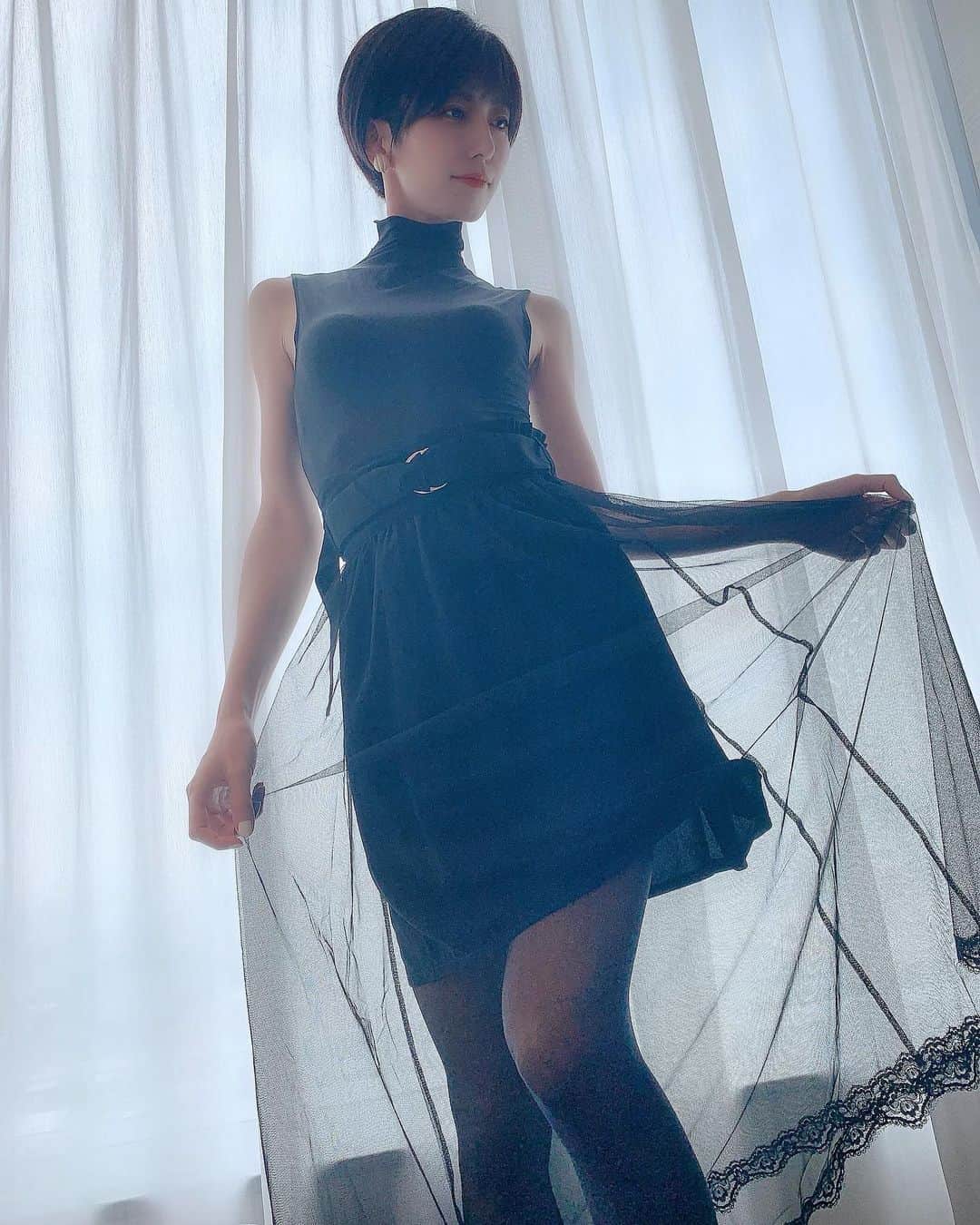 乃亜のインスタグラム：「❤︎ ・ ・ ・  #portrait #shotting #Japanesegir #followme  #selfie #インスタグラビア #グラビア #着衣グラビア  #セクシーショット #ショートヘア  #透けスカート #タートルネック #被写体 #AV女優 #セクシー女優 #痴女優 #痴女 #乃亜」