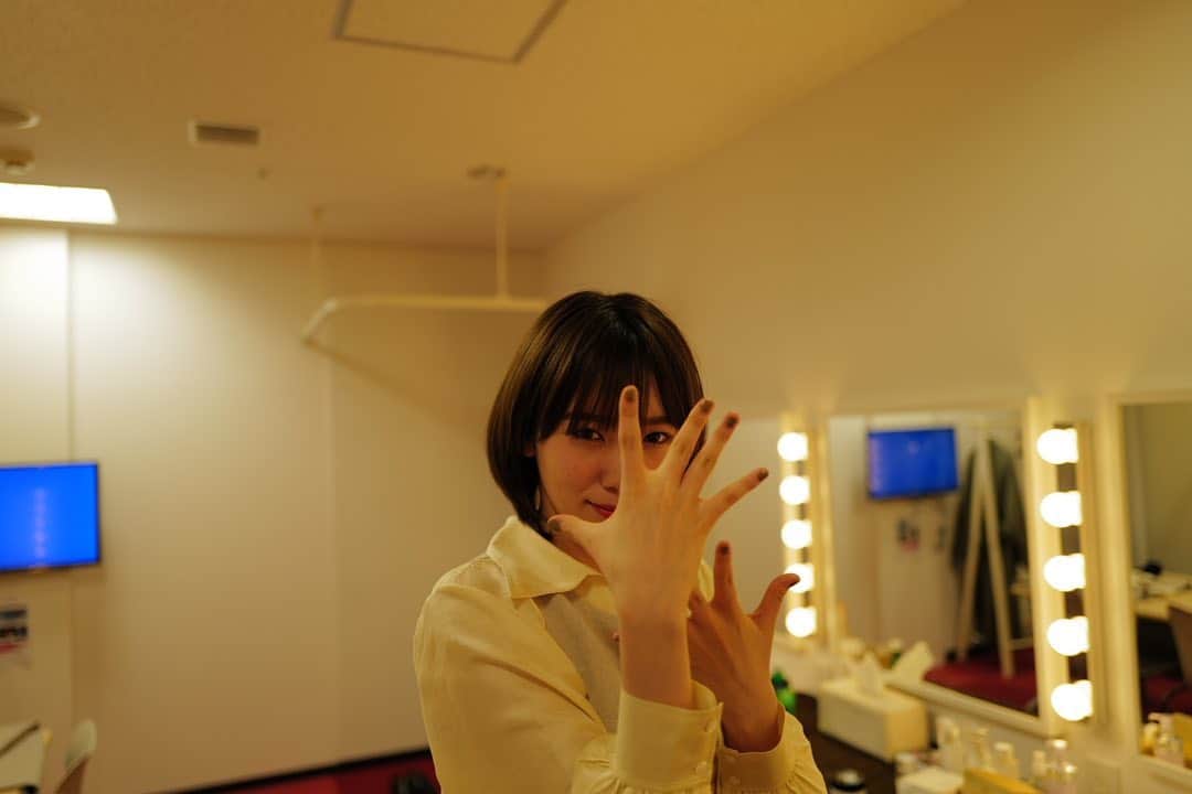 のインスタグラム：「オオカミの 最終回の収録終わりました！  素敵な恋だったなぁ〜♡ すっかりメンバーの大ファン😍  みんなで語り合いたい」