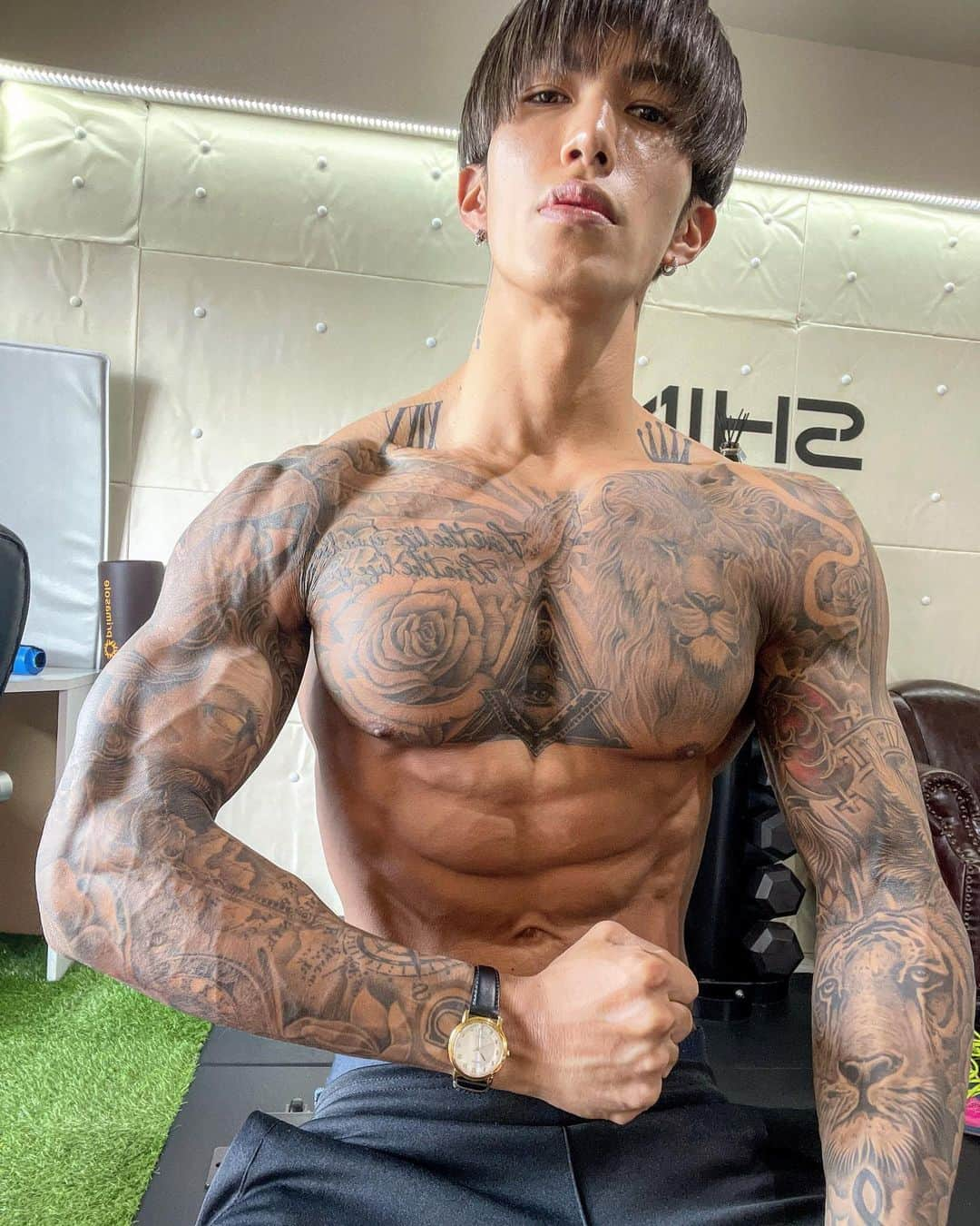 諸岡 昌紀さんのインスタグラム写真 - (諸岡 昌紀Instagram)「あと一絞りが進まない📝  NPCJ D-13  nabba D-26  #リアルファイナルファンタジー  #ゲーマー #モンハン  #スーツ男子 #ネクタイ男子  #ダイエット #マッチョ  #筋肉 #筋トレ #トレーニング #ワークアウト #フィットネス #筋トレ男子 #マッチョ #腹筋 #tattoo #タトゥー  #筋肉モデル  #フィットネスモデル  #スポーツモデル #ファッションモデル  #モデル #model #美容 #workout  #training #fitness  #パーソナルトレーニング  #パーソナルトレーナー #柏 #池尻大橋」4月20日 18時15分 - yoshiki.fit