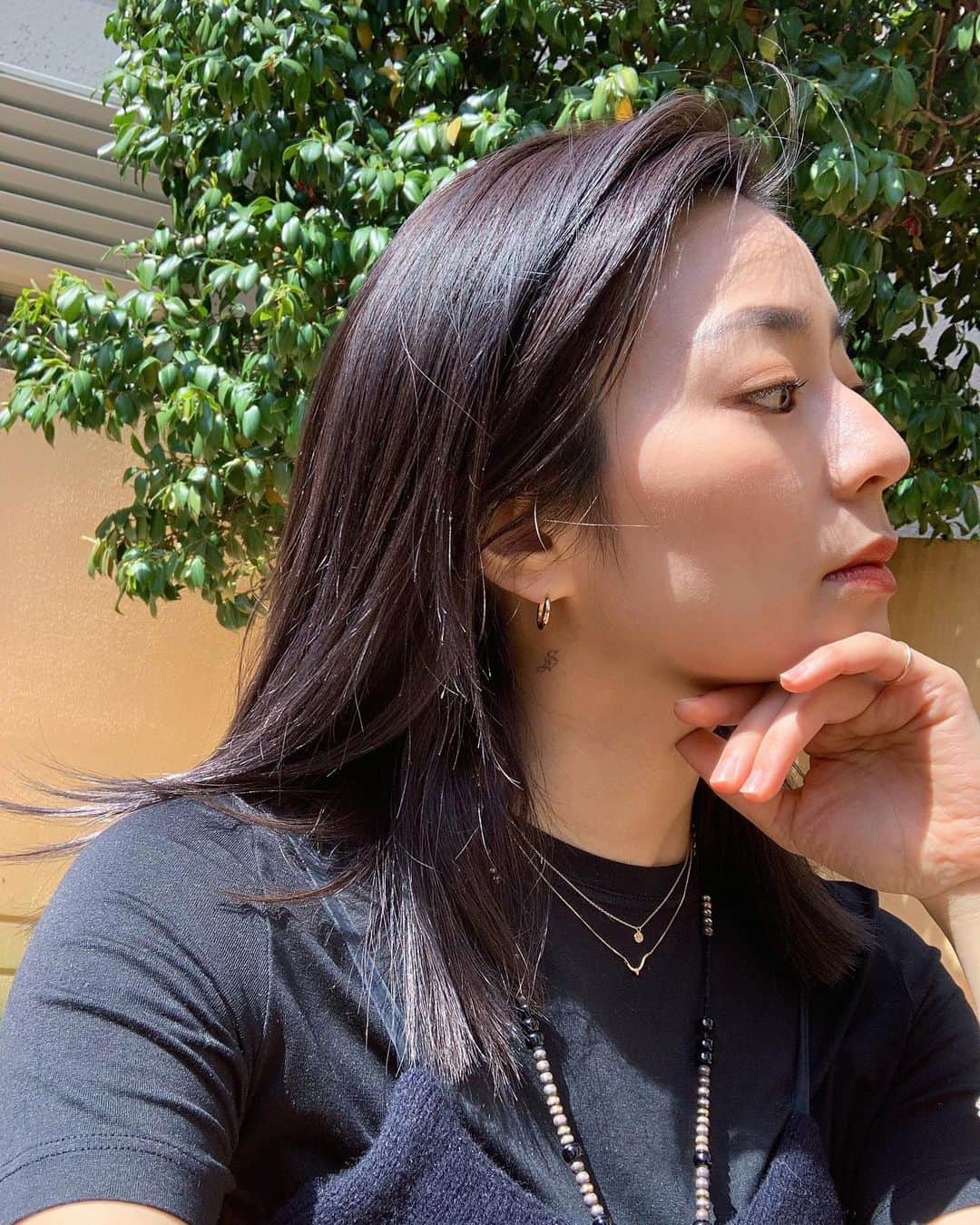 のインスタグラム：「. 紫外線が気になる季節になってきたね！ マスクでしっかりベースメイクができなくても わたしはトーンアップUVだけで くすみカバー&トーンアップ🥺 敏感肌にも使えるから季節の変わり目でも使えて SPF50+・PA++++の紫外線防御力で安心の実力💪 朝はまいにち使ってるよ🌞❣️ ちなみに今日はローズだけを使ってメイクしてる✌︎  . #まいにちトーンアップUV #ラロッシュポゼ #pr」