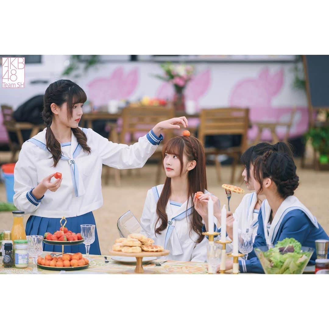 AKB48 Team SHさんのインスタグラム写真 - (AKB48 Team SHInstagram)「#AKB48TeamSH #借口而已Maybe Maybe maybe 或许是欢喜不明之所以 这爱意如此彻底 其实我早已明晰」4月20日 19時43分 - akb48teamsh