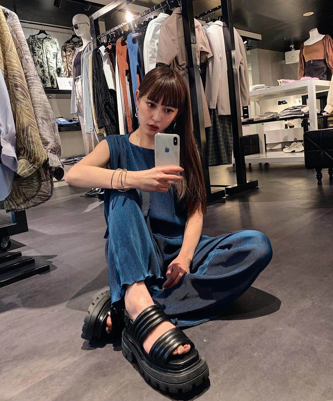 井上 莉彩のインスタグラム：「. スポサンも新調したよ❤︎❤︎ デザインの可愛いさはもちろんなんだけど、履き心地がばっっつぐんに良すぎてる🤘🏻！！ .」