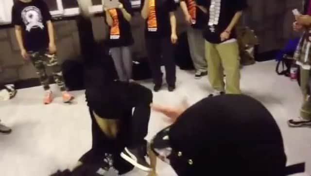 SHUHOのインスタグラム：「Shanghai china in 2014🇨🇳  Cipher after my workshop💨  Floor work time🐬💦  It was fun night🎶🎶🎶  #house #housemusic #housedance  #housedancer #shanghai #china #2014 #cipher」