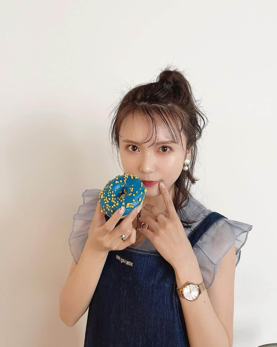 小瀬黎奈さんのインスタグラム写真 - (小瀬黎奈Instagram)「甘めれいなさん。🍩💛💙」4月20日 20時56分 - 922_reina