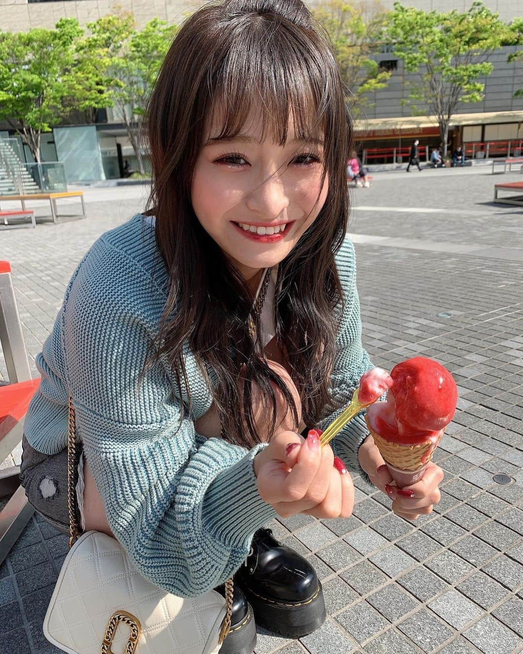 清水里香さんのインスタグラム写真 - (清水里香Instagram)「﻿ アイスぺろぺろ😋﻿ ﻿ ﻿ ﻿」4月20日 21時18分 - partyyy_chu