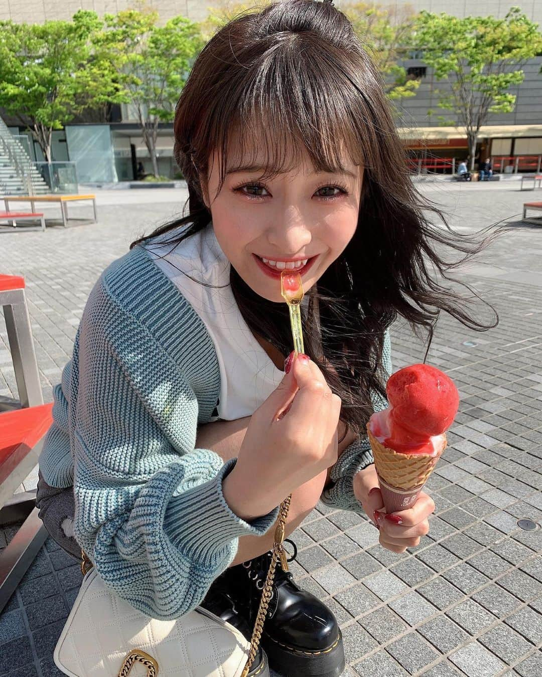 清水里香さんのインスタグラム写真 - (清水里香Instagram)「﻿ アイスぺろぺろ😋﻿ ﻿ ﻿ ﻿」4月20日 21時18分 - partyyy_chu