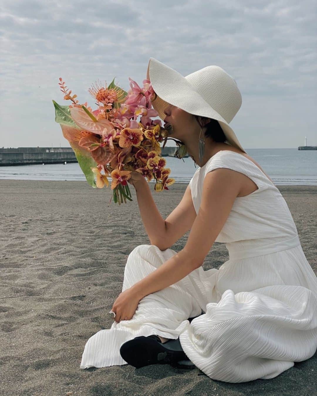 忍舞のインスタグラム：「パンツスタイルのウェディングが可愛かった✨」