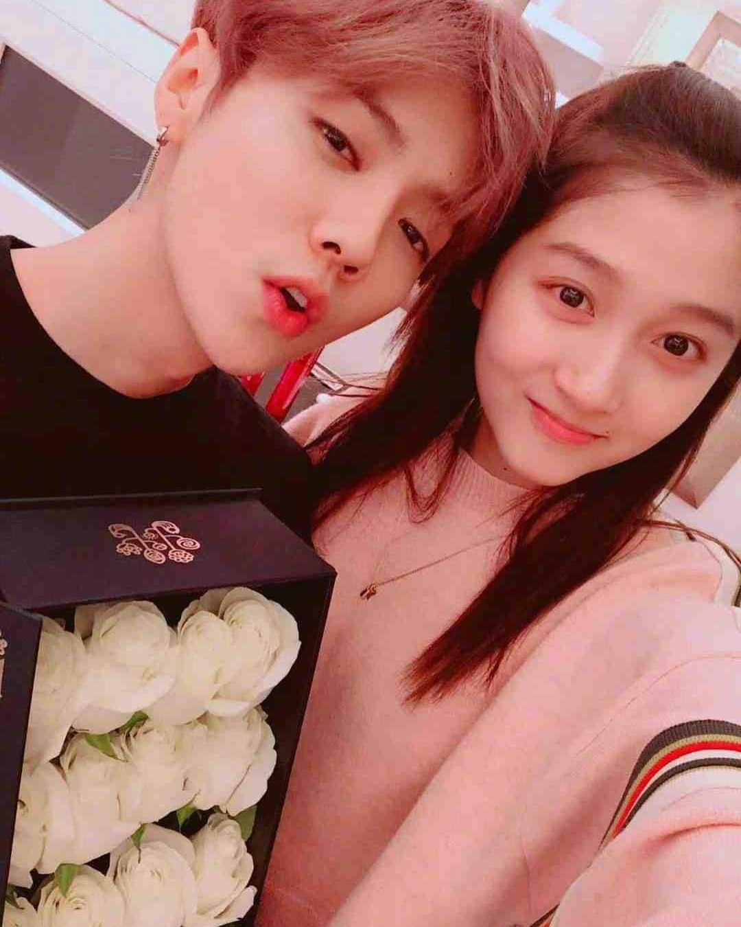 クアン・シャオトン（Guan Xiaotong）のインスタグラム：「生日🎂快乐」