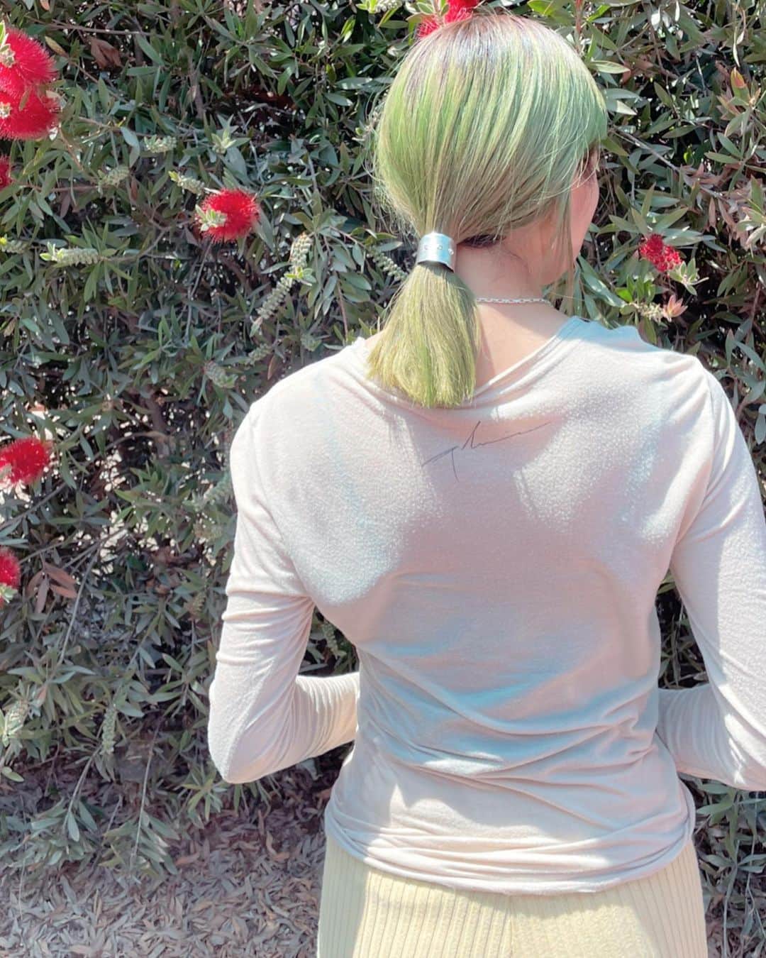 三苫愛のインスタグラム：「@pluiehair @pluietokyo long sleeve shirt」