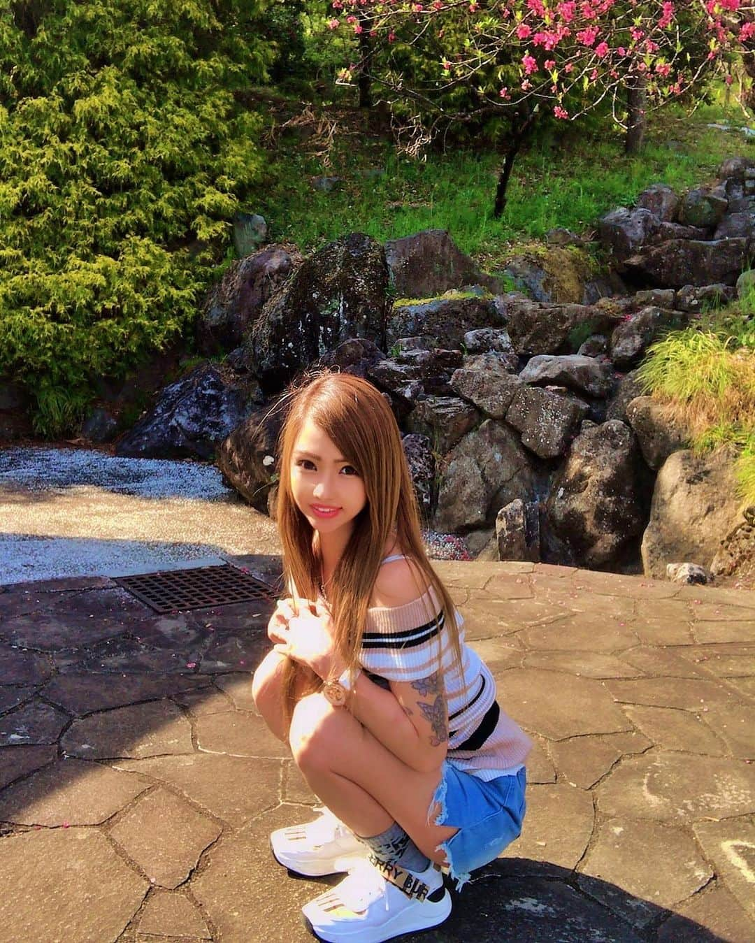 MARIERUのインスタグラム：「おはようございます😊💕 太陽って凄いなって思う今日一日の始まりです😌🌸☀️ 太陽に当たって運動をする事で、とても元気でいられる😌 . . 今日の一日の成功と無事を祈ります🐥💙 . . #japan  #鯉  #お寺巡り  #時計  #ペアウォッチ #chromehearts  #歌舞伎町  #新宿  #埼玉  #ワンピース  #池袋  #渋谷  #緊急事態宣言解除されたけど  #撮影  #protools  #hiphop  #loneones  #supremebag  #幸せ  #音楽寺  #アーティスト  #スーツ  #followｍe  #followforfollowback  #ダイエット  #お洒落好き  #秩父ミューズパーク  #ageha #インフルエンサー」