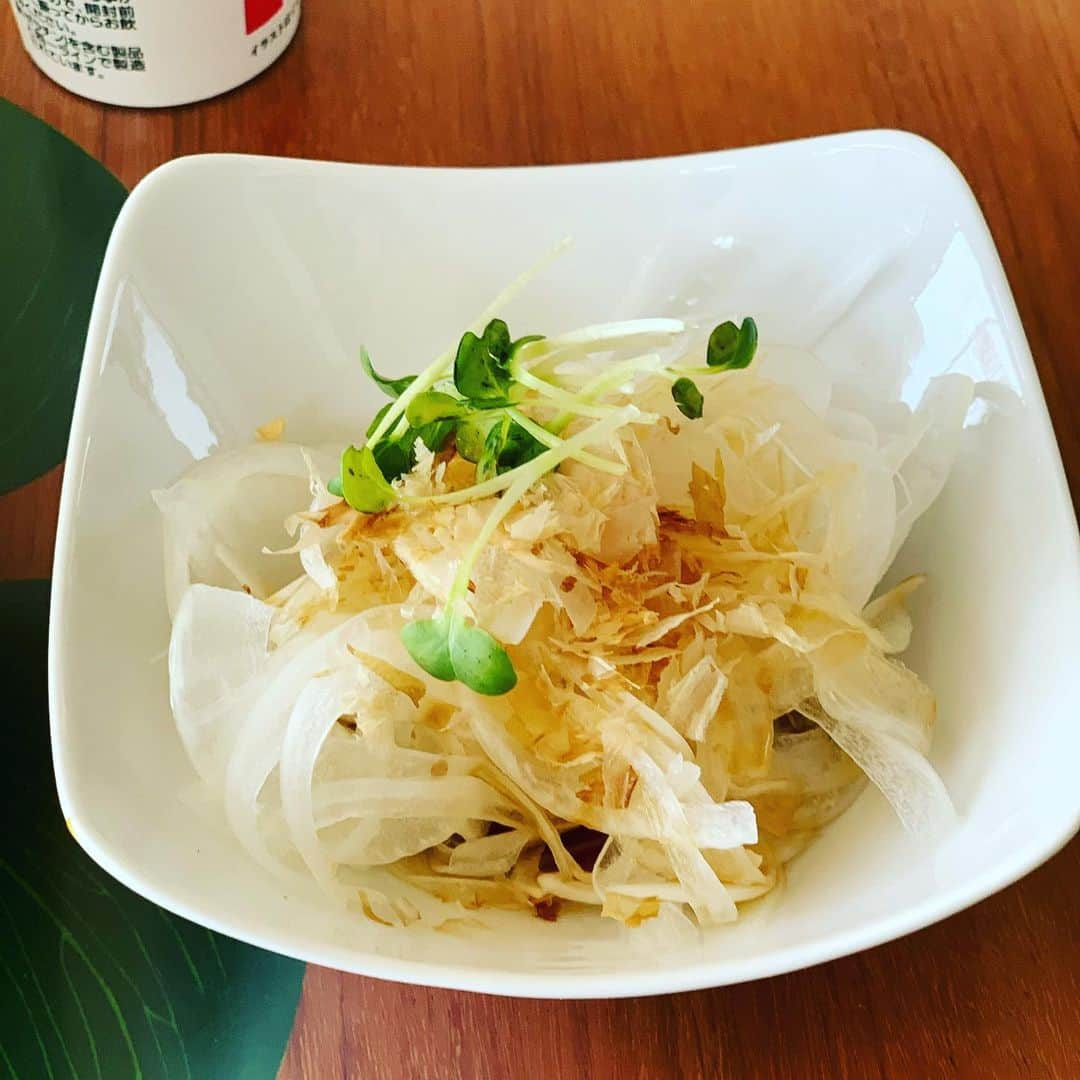 金村義明さんのインスタグラム写真 - (金村義明Instagram)「朝食！ 日の出製麺！ 具沢山ぶっかけうどん！ 顎疲れるわ！ Ｊスポーツオンデマンド中継 Ｊコム馬車道スタジオ 横浜中日戦ナイター」4月21日 9時52分 - yoshiaki_kanemura