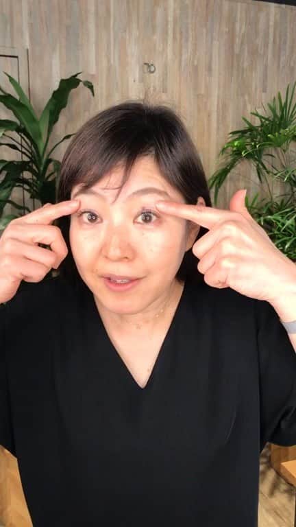 のインスタグラム：「朝からスッキリ♪表情筋トレーニング！溜まった老廃物を流しむくみ解消！」