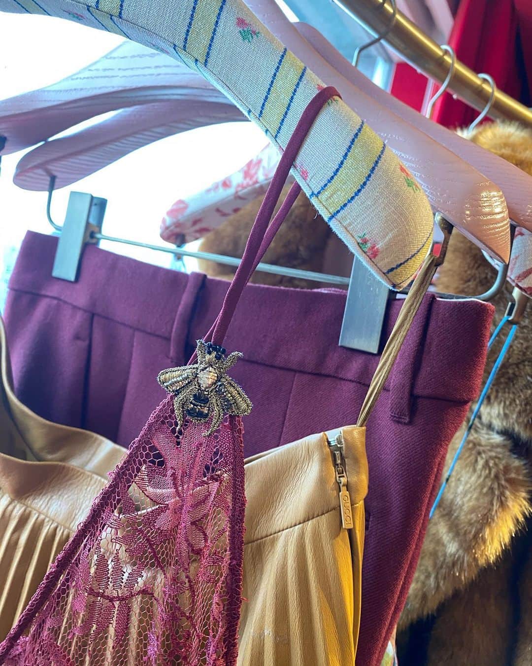 風間ゆみえのインスタグラム：「@gucci 🐝"  レースに蜂」