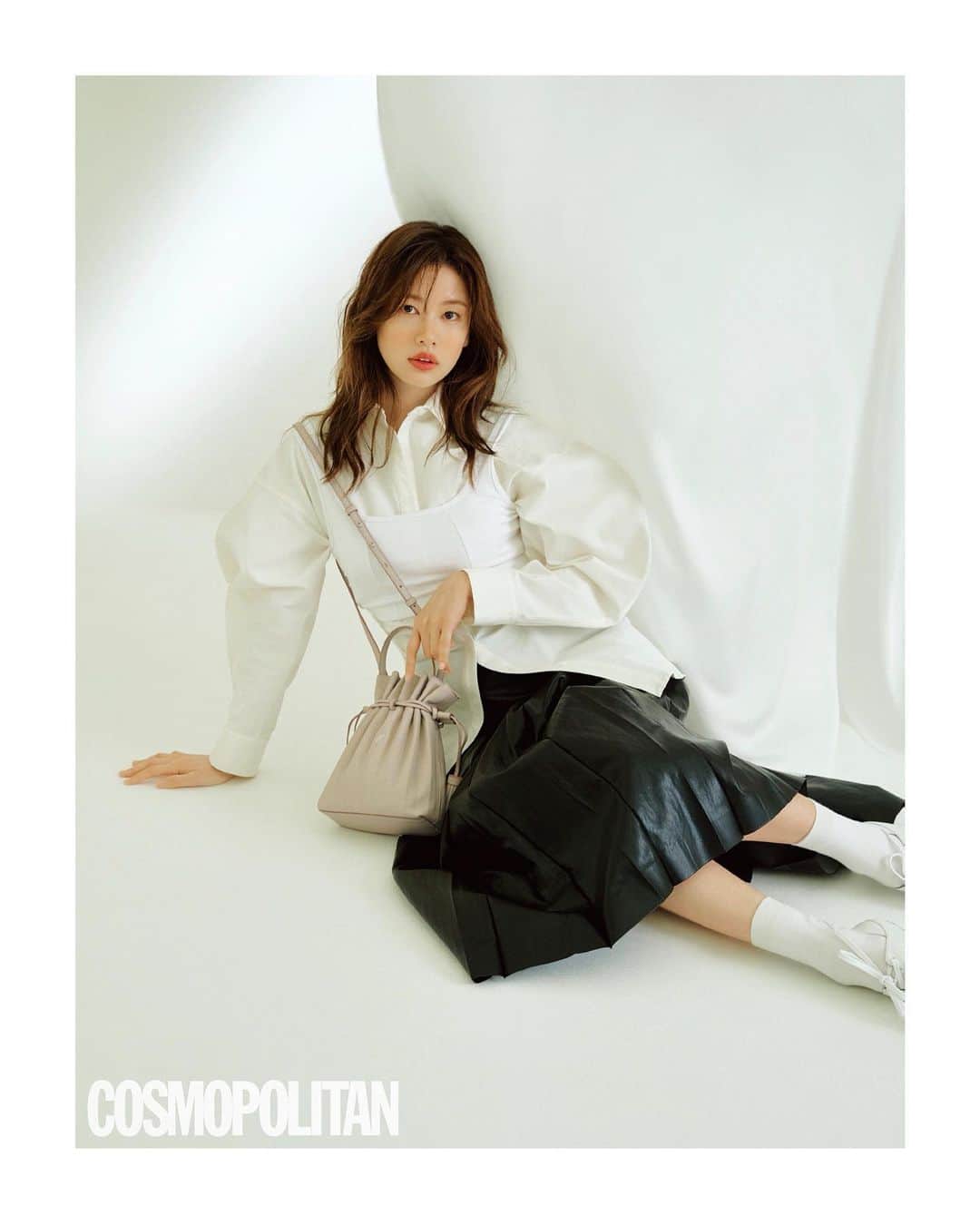 チョン・ソミンのインスタグラム：「👜 #코스모폴리탄5월호」