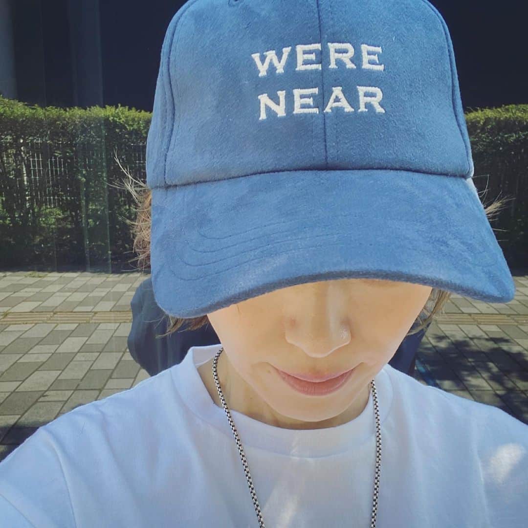 畑野ひろ子のインスタグラム：「今日は快晴の中で撮影📷  今日の私服は、先月の撮影でお買い取りした　@lappartement_jp のキャップ🧢」