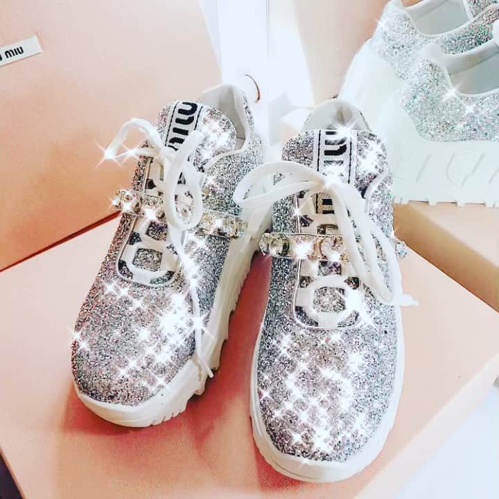 のインスタグラム：「🤍MiuMiu...🤍 春だなぁ〜❤︎ 本当に可愛いなぁ🥺 @miumiu  _ _ _ _ _ _ _ _ _ #miumiu #cute #love  #instagood #instagram」