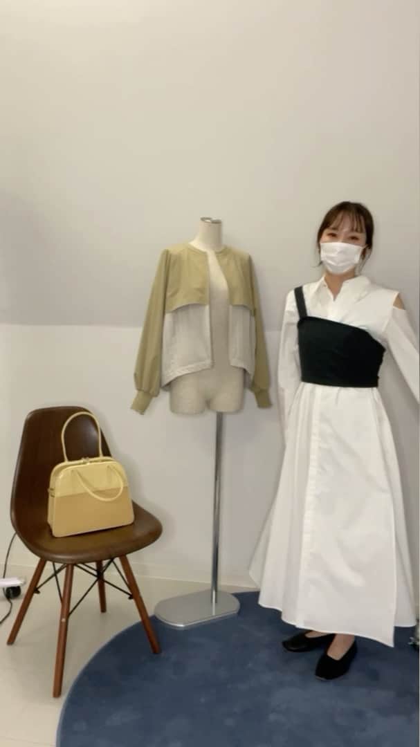 小嶋梨奈のインスタグラム：「▪️stitch line halter dress ▪️soft dobby 2way dress ▪️shoulder open shirt dress」