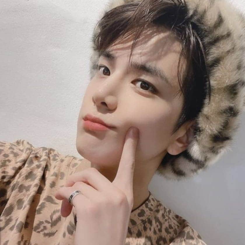 ヨンフンのインスタグラム：「❤️ #THEBOYZ #더보이즈 #YOUNGHOON #영훈」