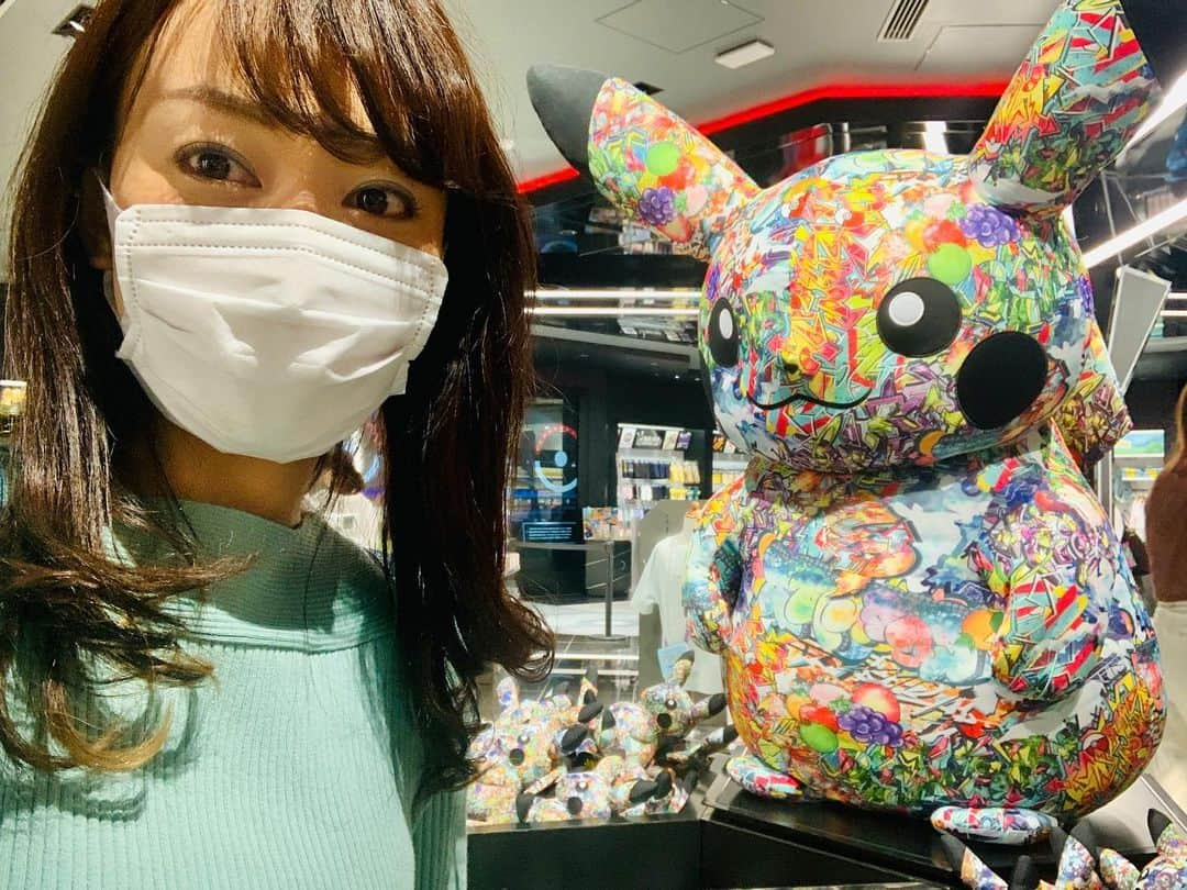 北山由里さんのインスタグラム写真 - (北山由里Instagram)「久々にポケモンセンターへいってきました🥳✨  可愛い新作グッズがらたくさんあって、お財布の紐がゆるゆるに💸✨  何を買ったのかは、後日動画をお楽しみに🐣✨  #ポケモン #ポケモンセンター  #pokemoncenter #pokemon #ポケモンセンターシブヤ」4月21日 19時08分 - yuri_kitayama_